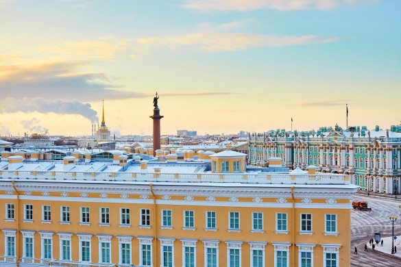 vue depuis les toits de Saint-Pétersbourg en hiver