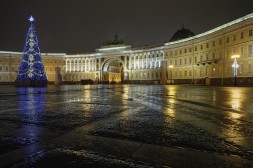 L'entrée de la Place du Palais